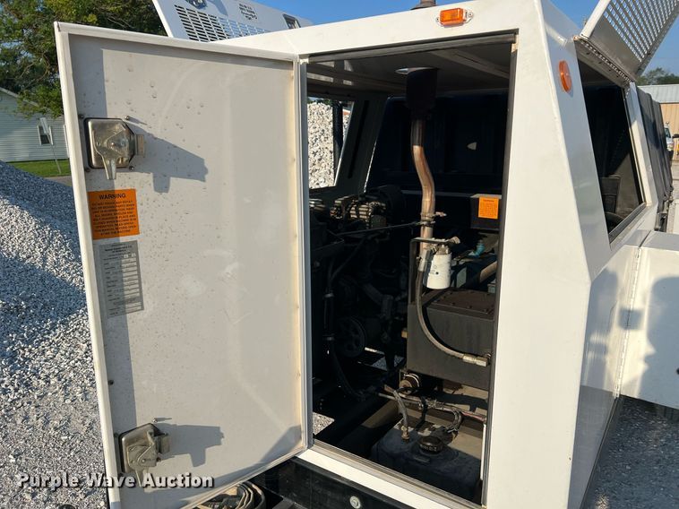 image for item NA9135 2004 Sewer Equipment of America 747-FR2000  sewer jetter trailer