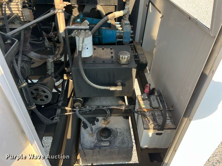 image for item NA9135 2004 Sewer Equipment of America 747-FR2000  sewer jetter trailer