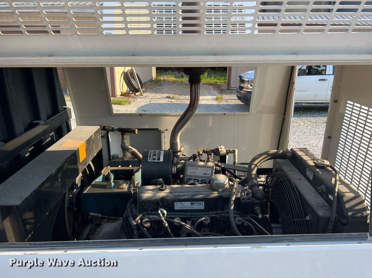 image for item NA9135 2004 Sewer Equipment of America 747-FR2000  sewer jetter trailer