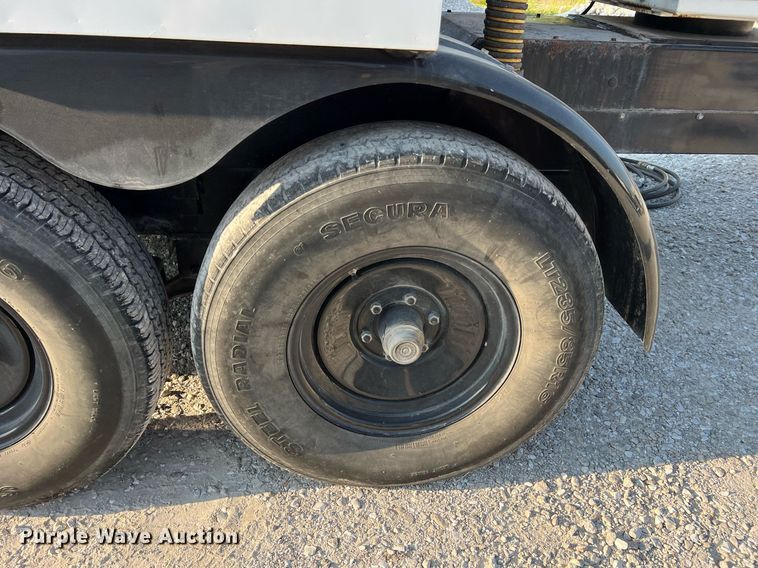 image for item NA9135 2004 Sewer Equipment of America 747-FR2000  sewer jetter trailer