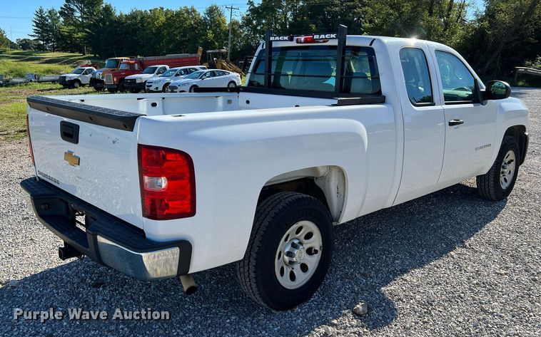 image for item NA9158 2013 Chevrolet Silverado 1500 Ext. Cab pickup truck