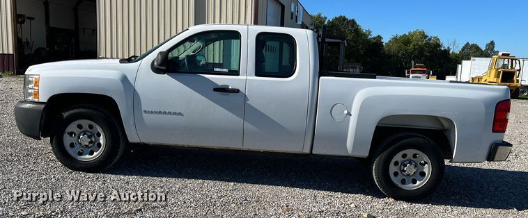 image for item NA9158 2013 Chevrolet Silverado 1500 Ext. Cab pickup truck
