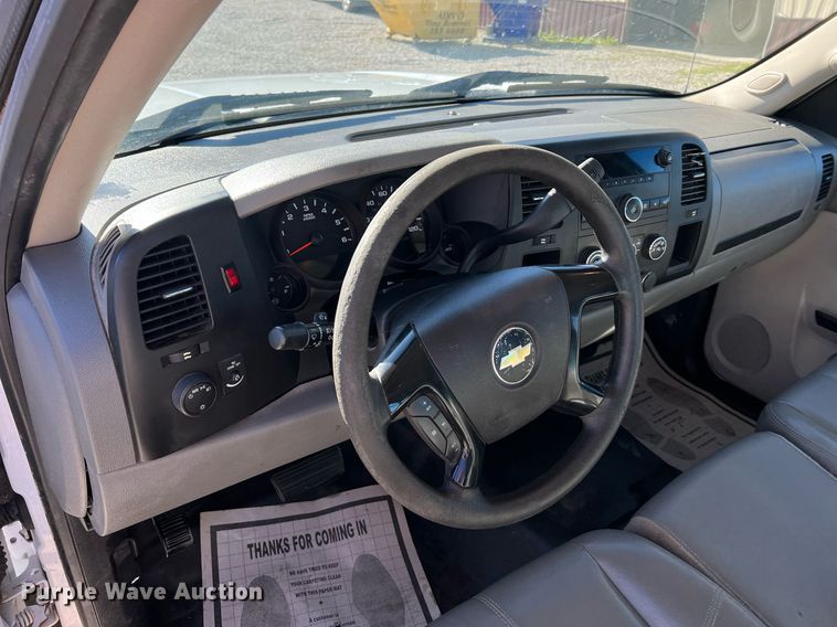 image for item NA9158 2013 Chevrolet Silverado 1500 Ext. Cab pickup truck