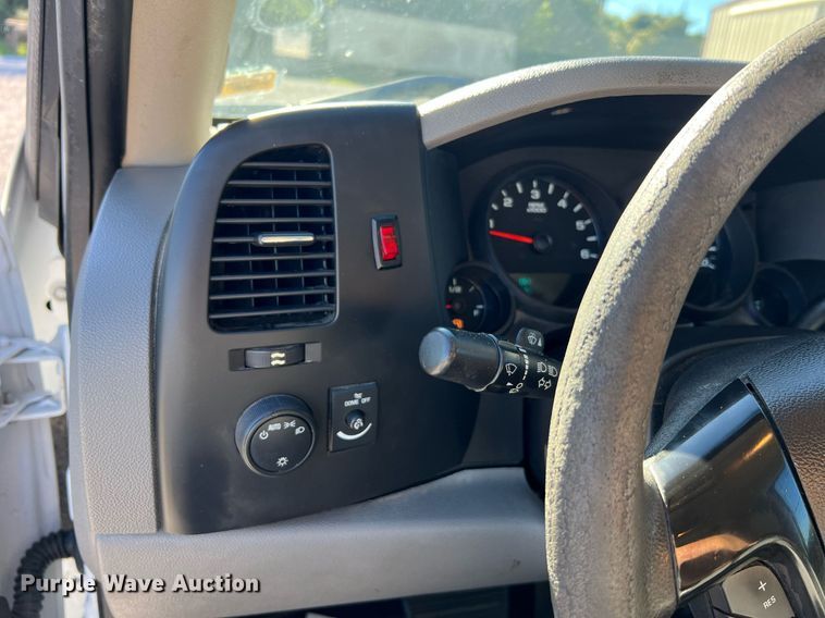 image for item NA9158 2013 Chevrolet Silverado 1500 Ext. Cab pickup truck