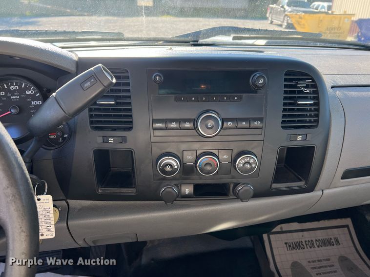 image for item NA9158 2013 Chevrolet Silverado 1500 Ext. Cab pickup truck