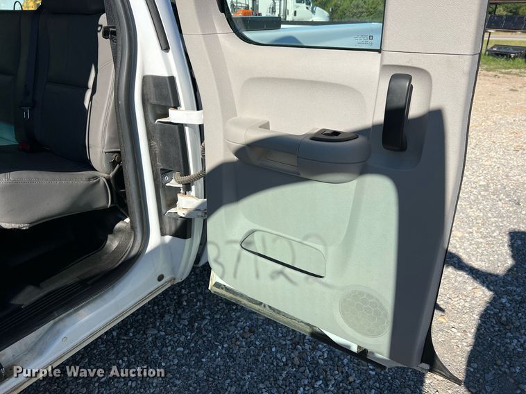 image for item NA9158 2013 Chevrolet Silverado 1500 Ext. Cab pickup truck