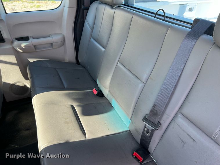 image for item NA9158 2013 Chevrolet Silverado 1500 Ext. Cab pickup truck