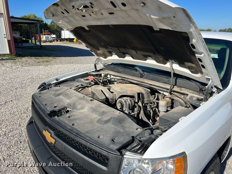 image for item NA9158 2013 Chevrolet Silverado 1500 Ext. Cab pickup truck