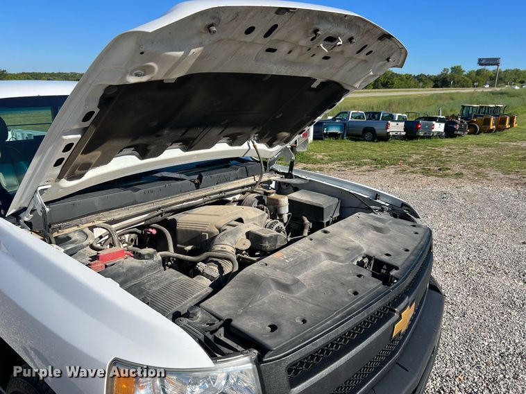 image for item NA9158 2013 Chevrolet Silverado 1500 Ext. Cab pickup truck