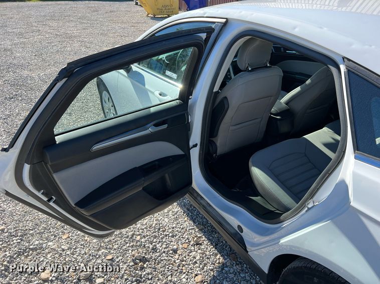 image for item NA9159 2014 Ford Fusion  Sedan