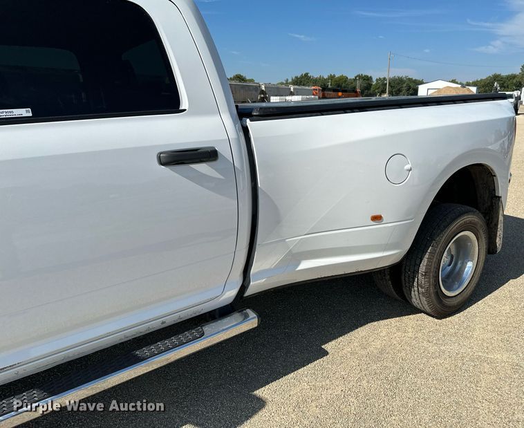image for item NF9095 2017 Dodge Ram 3500  Crew Cab pickup truck