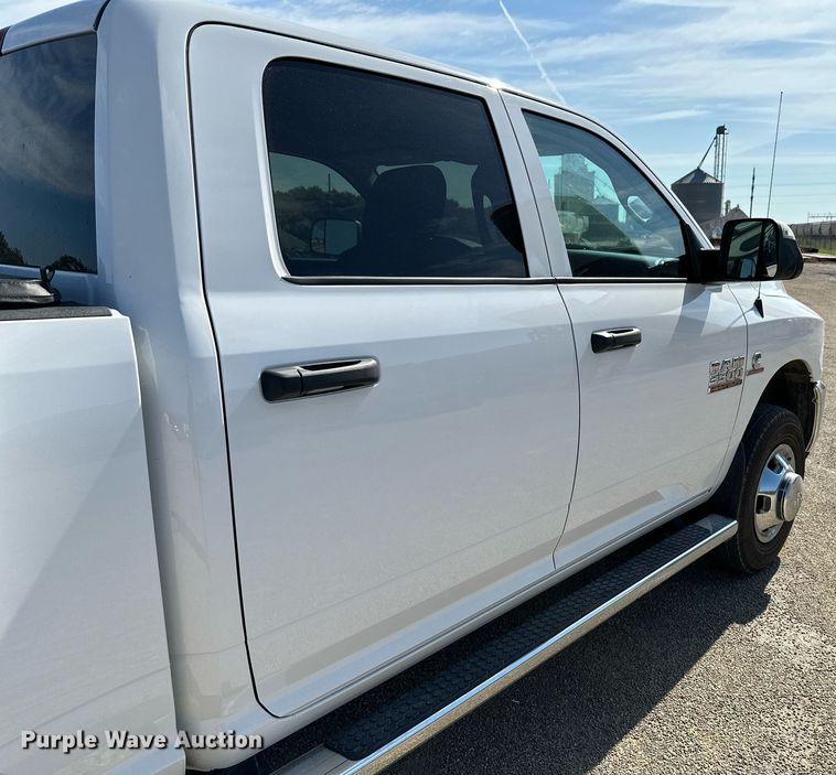 image for item NF9095 2017 Dodge Ram 3500  Crew Cab pickup truck