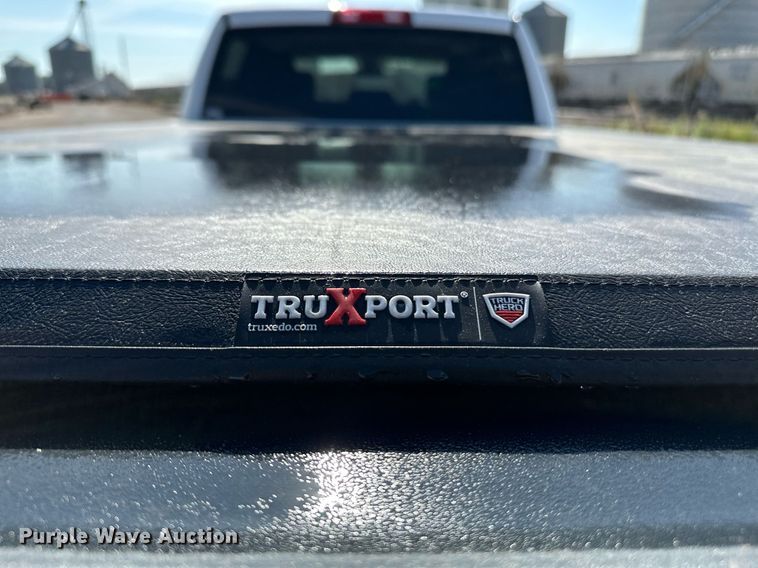 image for item NF9095 2017 Dodge Ram 3500  Crew Cab pickup truck