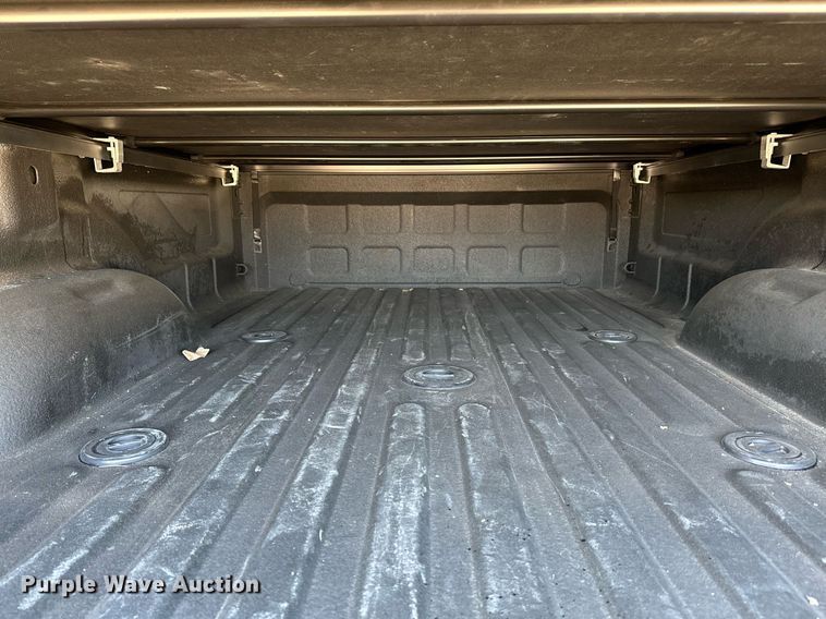 image for item NF9095 2017 Dodge Ram 3500  Crew Cab pickup truck