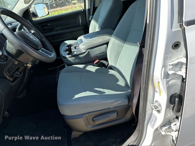 image for item NF9095 2017 Dodge Ram 3500  Crew Cab pickup truck