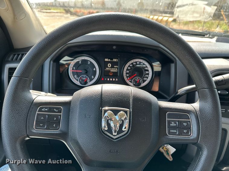 image for item NF9095 2017 Dodge Ram 3500  Crew Cab pickup truck