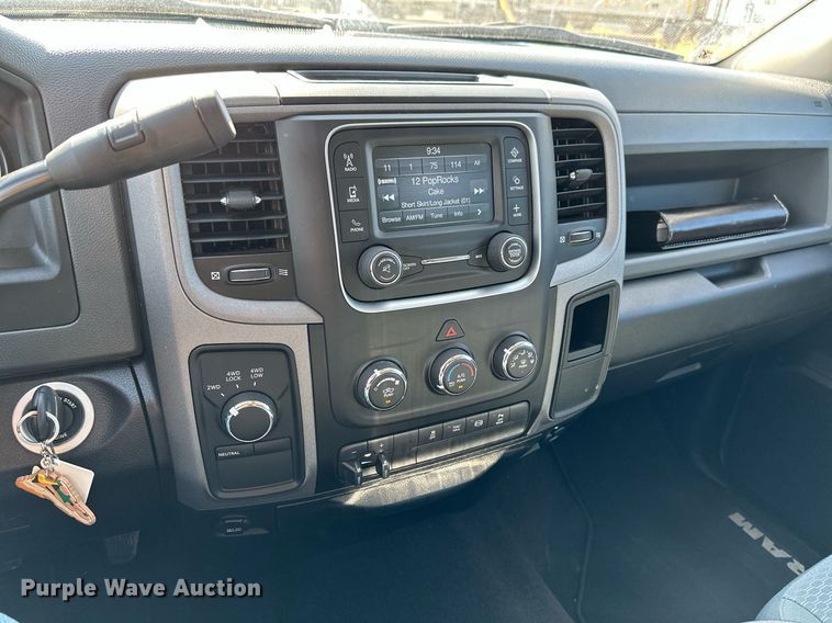 image for item NF9095 2017 Dodge Ram 3500  Crew Cab pickup truck