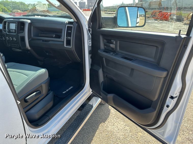 image for item NF9095 2017 Dodge Ram 3500  Crew Cab pickup truck