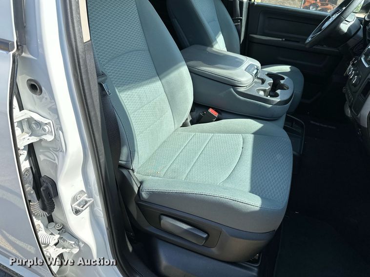 image for item NF9095 2017 Dodge Ram 3500  Crew Cab pickup truck