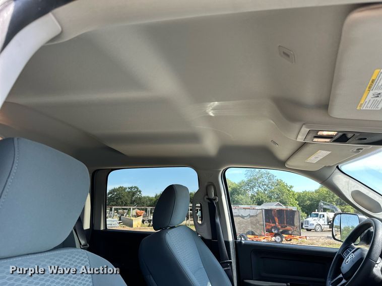 image for item NF9095 2017 Dodge Ram 3500  Crew Cab pickup truck