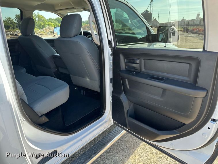 image for item NF9095 2017 Dodge Ram 3500  Crew Cab pickup truck