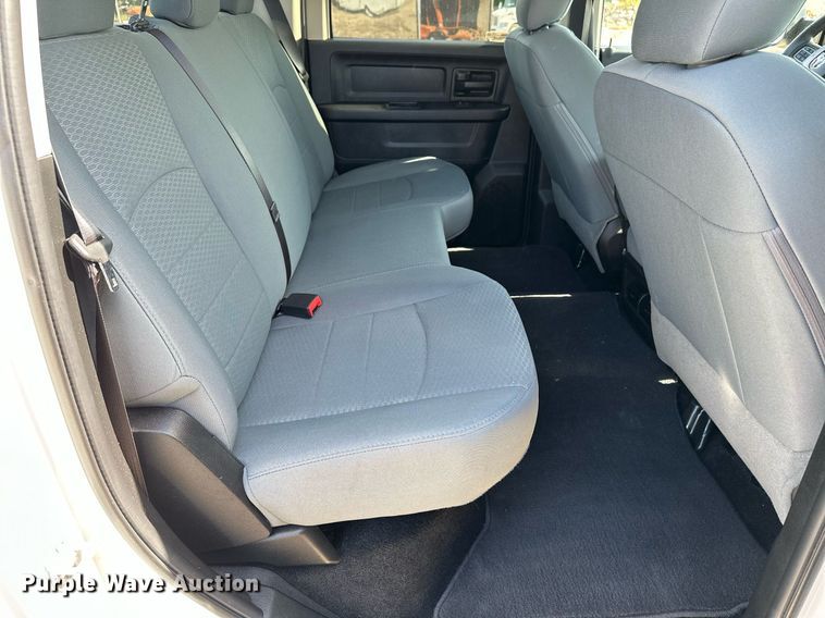 image for item NF9095 2017 Dodge Ram 3500  Crew Cab pickup truck