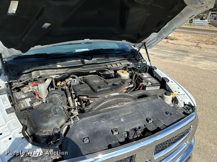 image for item NF9095 2017 Dodge Ram 3500  Crew Cab pickup truck