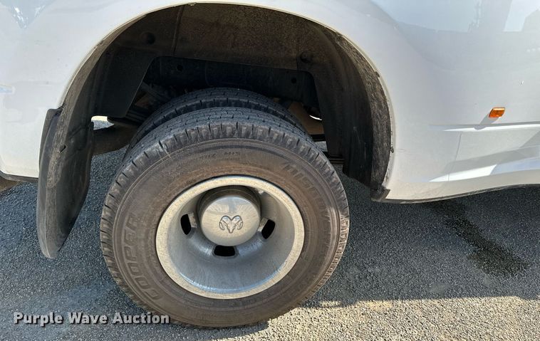 image for item NF9095 2017 Dodge Ram 3500  Crew Cab pickup truck