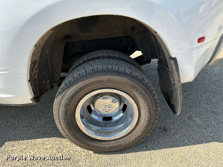 image for item NF9095 2017 Dodge Ram 3500  Crew Cab pickup truck