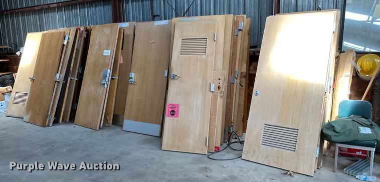 image for item NF9106 Approximately 61 doors