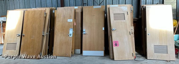 image for item NF9106 Approximately 61 doors