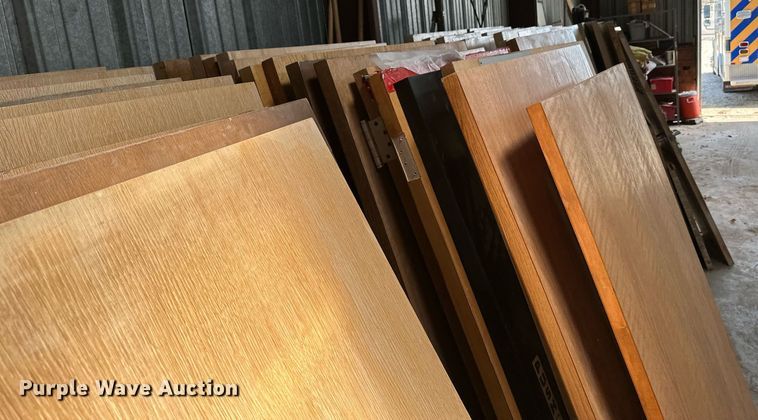 image for item NF9106 Approximately 61 doors