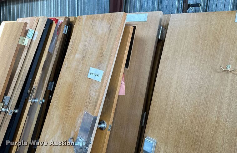 image for item NF9106 Approximately 61 doors