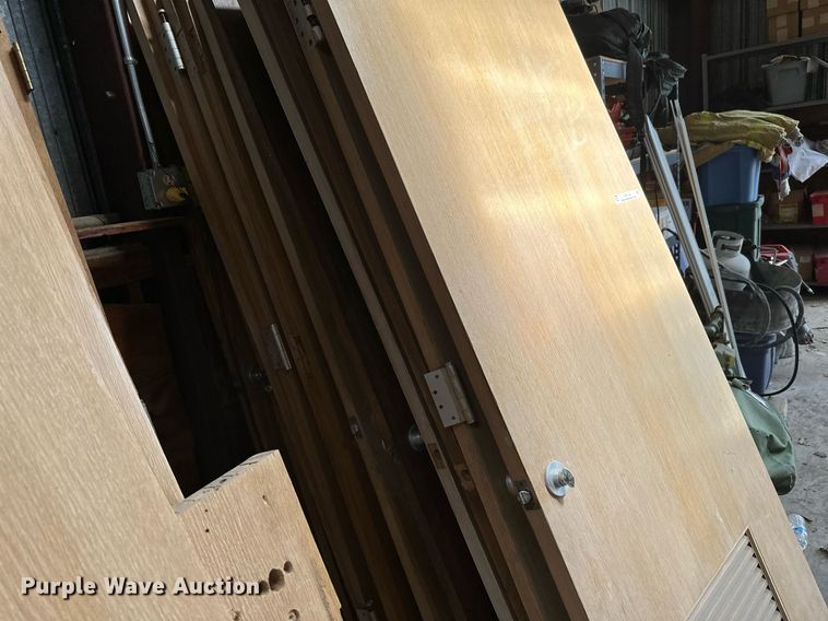 image for item NF9106 Approximately 61 doors