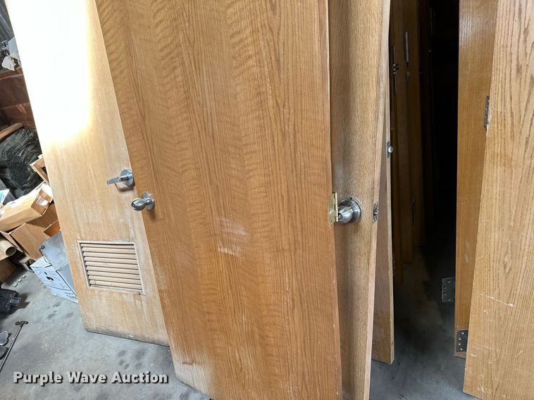 image for item NF9106 Approximately 61 doors