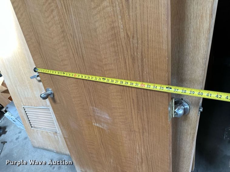 image for item NF9106 Approximately 61 doors