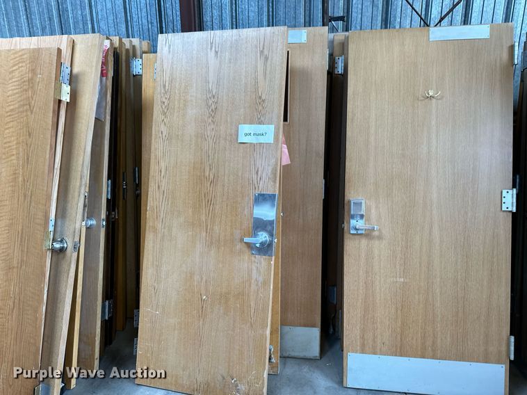 image for item NF9106 Approximately 61 doors