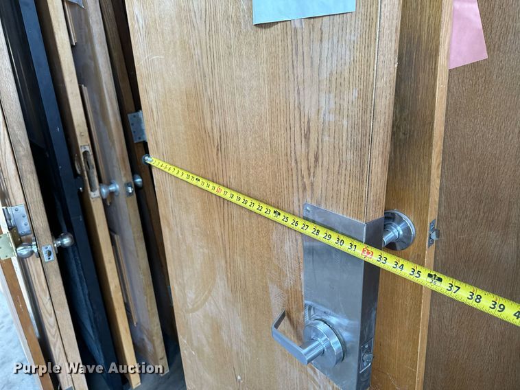 image for item NF9106 Approximately 61 doors