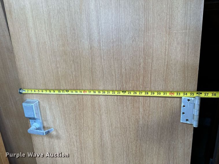 image for item NF9106 Approximately 61 doors