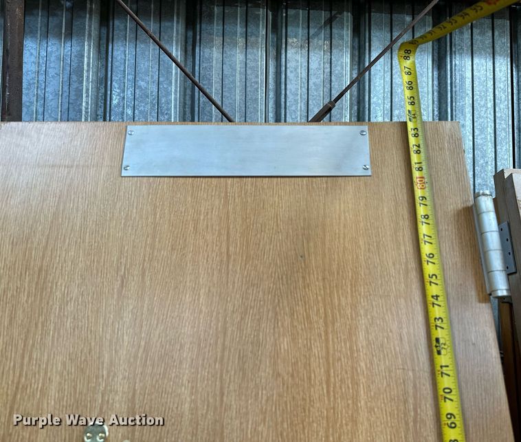 image for item NF9106 Approximately 61 doors