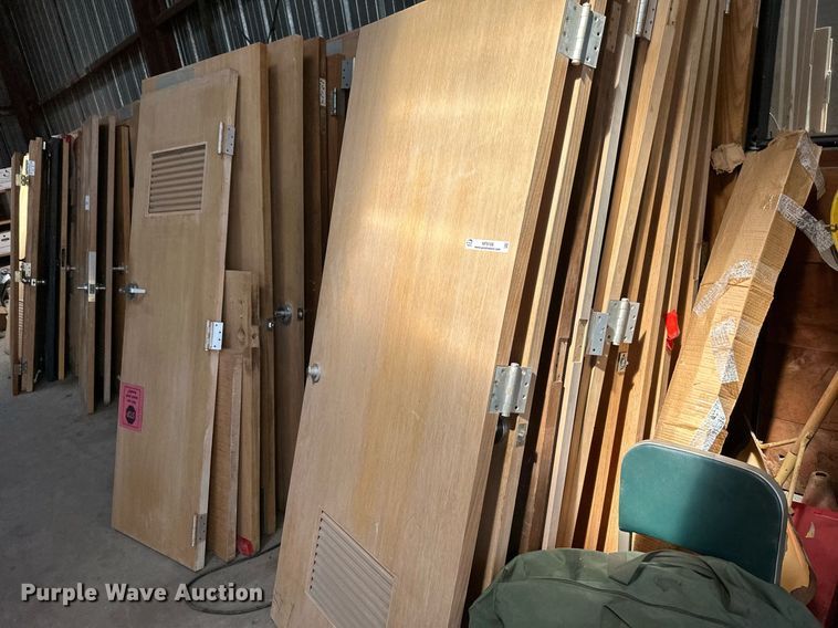 image for item NF9106 Approximately 61 doors