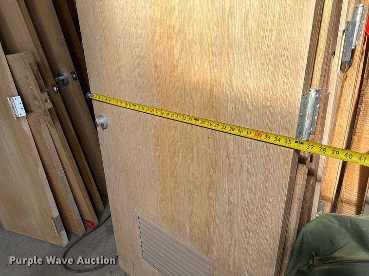 image for item NF9106 Approximately 61 doors