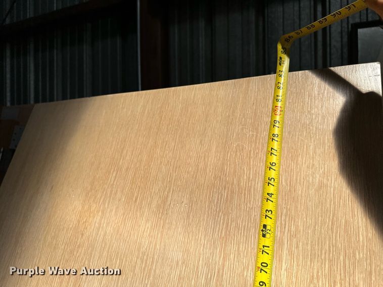 image for item NF9106 Approximately 61 doors