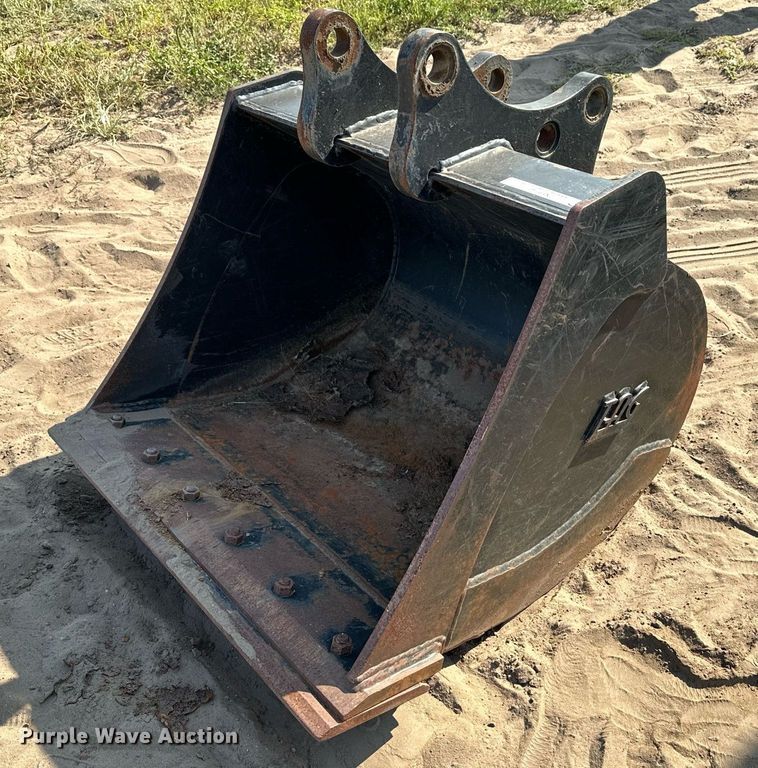 image for item NF9143 TAG NH LB90  backhoe bucket