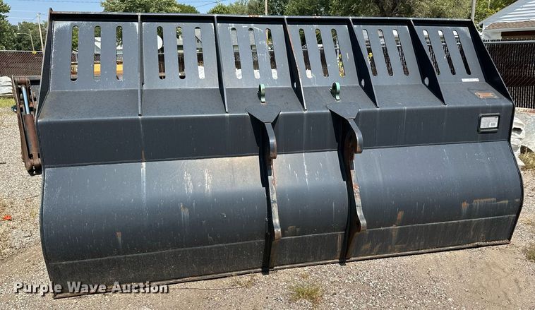 image for item NF9156 Caterpillar  wheel loader bucket