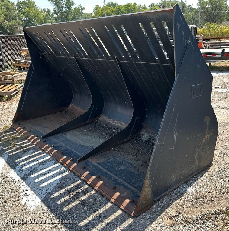 image for item NF9156 Caterpillar  wheel loader bucket