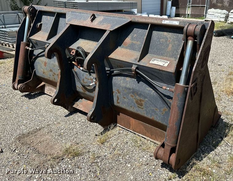 image for item NF9157 Balderson 3IT2Y0  four-in-one wheel loader bucket