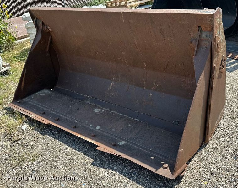 image for item NF9157 Balderson 3IT2Y0  four-in-one wheel loader bucket