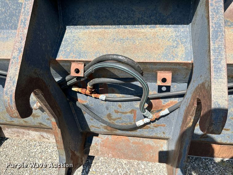 image for item NF9157 Balderson 3IT2Y0  four-in-one wheel loader bucket