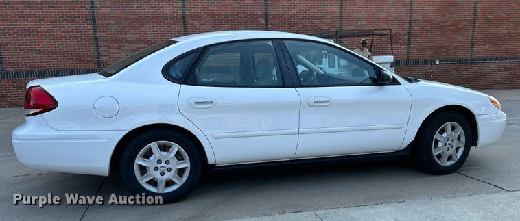 image for item NF9190 2006 Ford Taurus SE